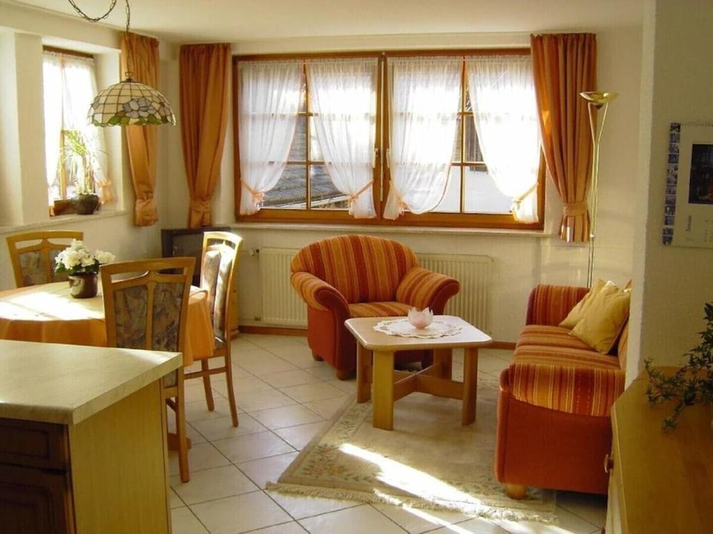 Oberbauernhof - Wohnung "Am Garten" -- Moderne Fewo Im Schoenen Schwarzwaldhaus グータッハ エクステリア 写真